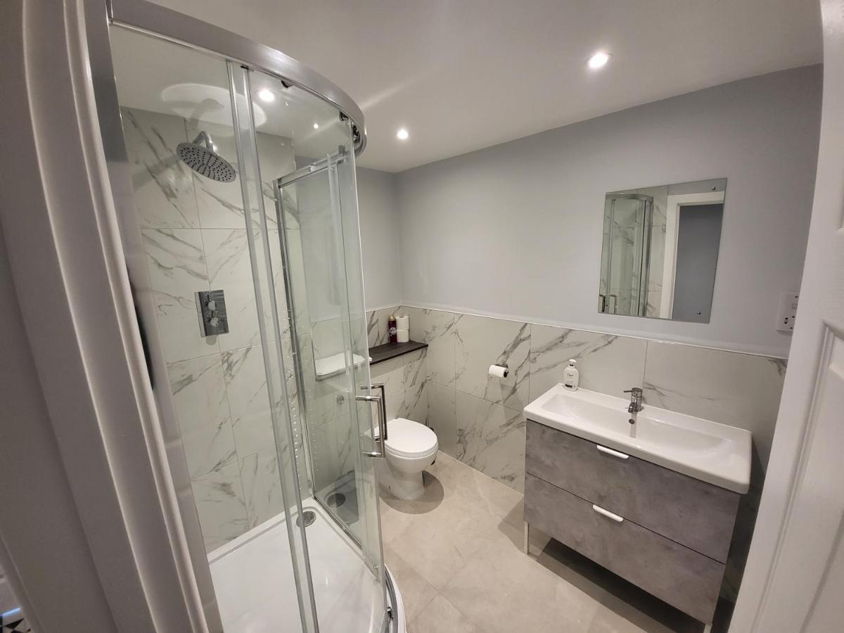 קינגסטון אפון תמז High Spec Large 6 Bedroom House! מראה חיצוני תמונה